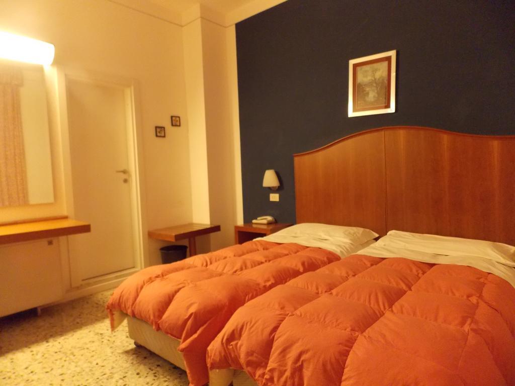 Hotel Alba Montecatini Terme Habitación foto